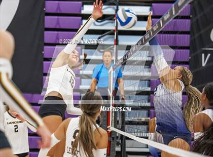 Thumbnail 3 in Sierra Canyon vs. Saint Francis (Durango Fall Classic) photogallery.