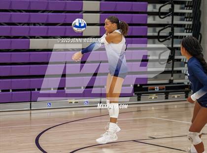 Thumbnail 3 in Sierra Canyon vs. Saint Francis (Durango Fall Classic) photogallery.