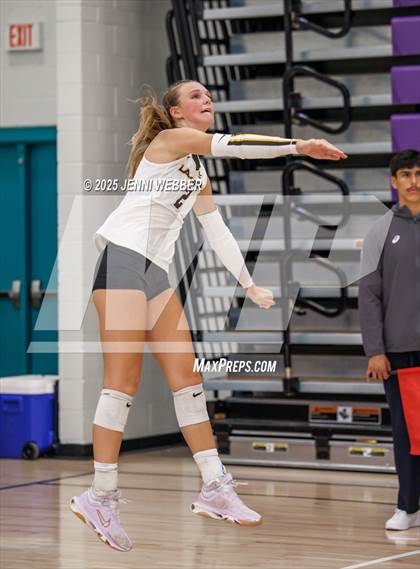 Thumbnail 3 in Sierra Canyon vs. Saint Francis (Durango Fall Classic) photogallery.