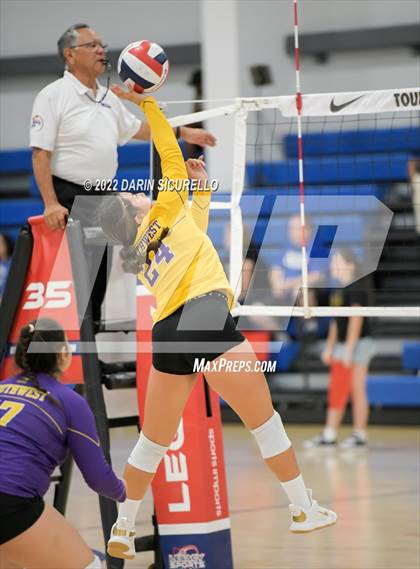 Thumbnail 1 in Norco vs. Southwest (Nike TOC Southwest) photogallery.