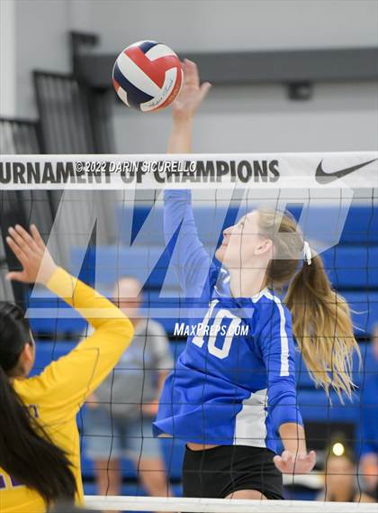Thumbnail 2 in Norco vs. Southwest (Nike TOC Southwest) photogallery.