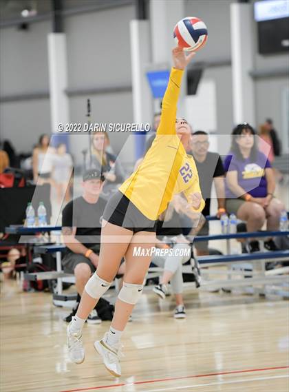 Thumbnail 1 in Norco vs. Southwest (Nike TOC Southwest) photogallery.