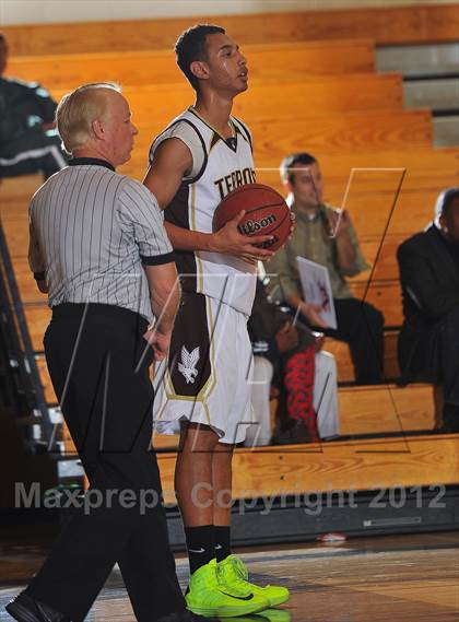 Thumbnail 2 in Arapahoe vs. Palmer (Rock Canyon Winter Shootout) photogallery.