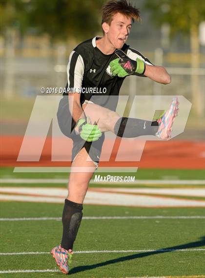 Thumbnail 2 in Basha vs. South Mountain (Coyote Classic Tournament) photogallery.