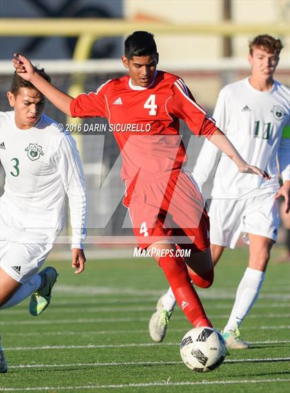 Thumbnail 3 in Basha vs. South Mountain (Coyote Classic Tournament) photogallery.