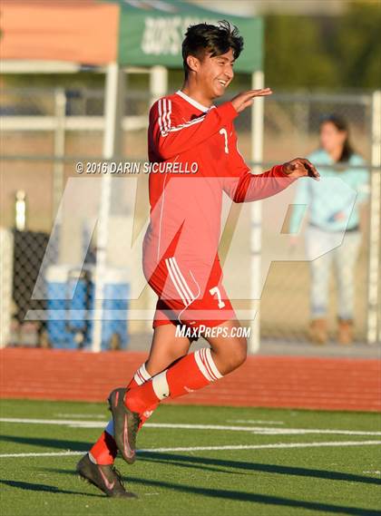 Thumbnail 3 in Basha vs. South Mountain (Coyote Classic Tournament) photogallery.