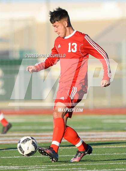Thumbnail 2 in Basha vs. South Mountain (Coyote Classic Tournament) photogallery.