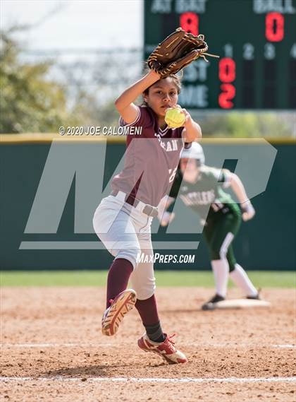 Thumbnail 3 in Reagan [Ronald] vs Highlands (NEISD Softball Tournament) photogallery.