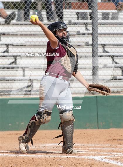 Thumbnail 1 in Reagan [Ronald] vs Highlands (NEISD Softball Tournament) photogallery.