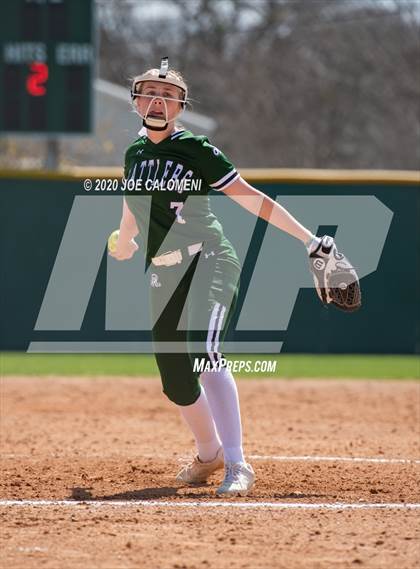 Thumbnail 2 in Reagan [Ronald] vs Highlands (NEISD Softball Tournament) photogallery.