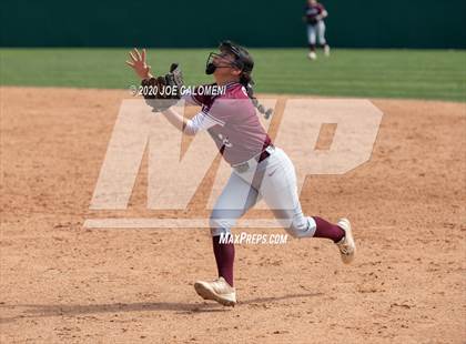 Thumbnail 2 in Reagan [Ronald] vs Highlands (NEISD Softball Tournament) photogallery.