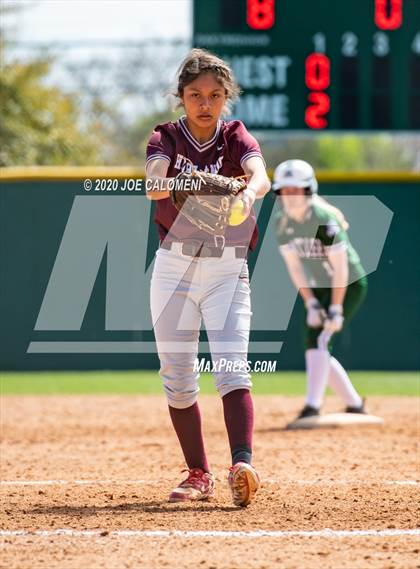 Thumbnail 2 in Reagan [Ronald] vs Highlands (NEISD Softball Tournament) photogallery.