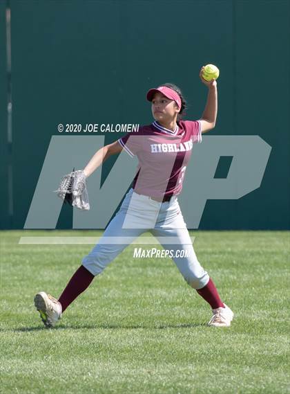Thumbnail 2 in Reagan [Ronald] vs Highlands (NEISD Softball Tournament) photogallery.