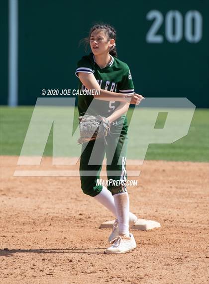 Thumbnail 3 in Reagan [Ronald] vs Highlands (NEISD Softball Tournament) photogallery.
