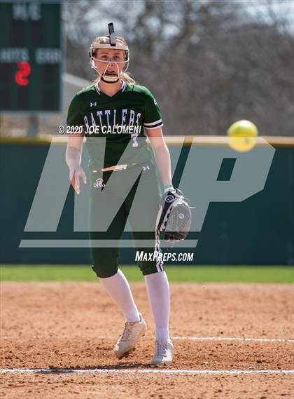 Thumbnail 2 in Reagan [Ronald] vs Highlands (NEISD Softball Tournament) photogallery.