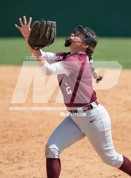 Thumbnail 2 in Reagan [Ronald] vs Highlands (NEISD Softball Tournament) photogallery.