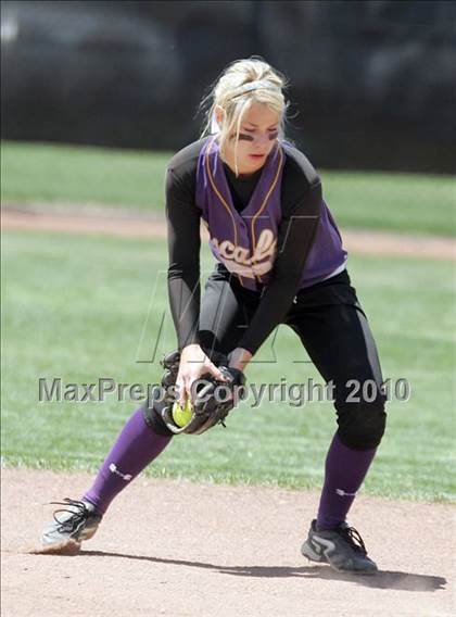 Thumbnail 2 in Hughson vs. Escalon (CIF SJS D5 Final) photogallery.