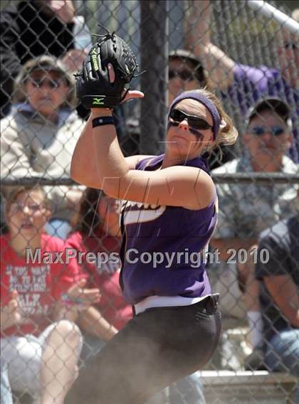 Thumbnail 3 in Hughson vs. Escalon (CIF SJS D5 Final) photogallery.