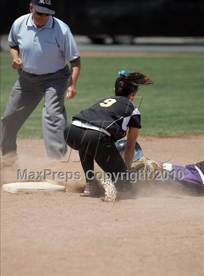 Thumbnail 2 in Hughson vs. Escalon (CIF SJS D5 Final) photogallery.