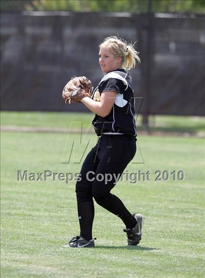 Thumbnail 2 in Hughson vs. Escalon (CIF SJS D5 Final) photogallery.
