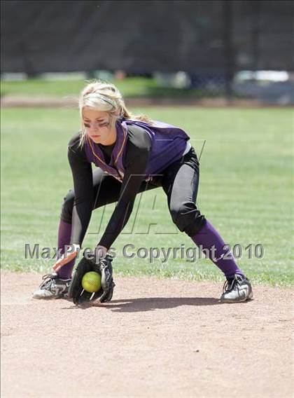 Thumbnail 3 in Hughson vs. Escalon (CIF SJS D5 Final) photogallery.