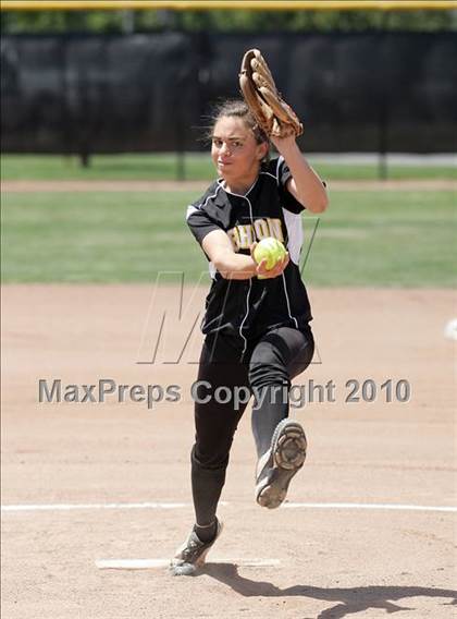 Thumbnail 2 in Hughson vs. Escalon (CIF SJS D5 Final) photogallery.