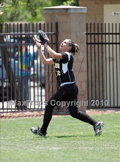 Thumbnail 2 in Hughson vs. Escalon (CIF SJS D5 Final) photogallery.