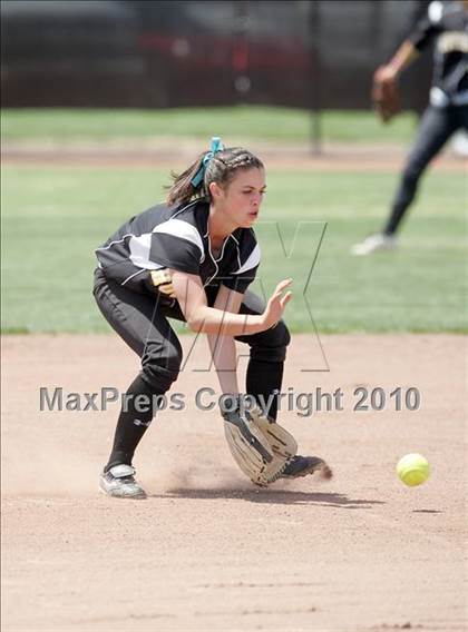 Thumbnail 1 in Hughson vs. Escalon (CIF SJS D5 Final) photogallery.