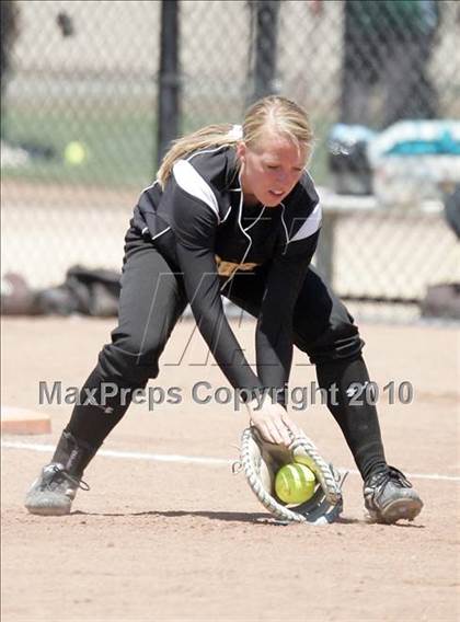 Thumbnail 3 in Hughson vs. Escalon (CIF SJS D5 Final) photogallery.