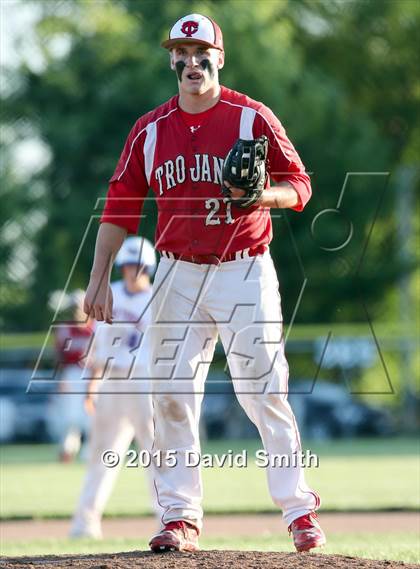 Thumbnail 2 in Lexington vs Carrollton (MSHSAA Class 3 District Playoff) photogallery.