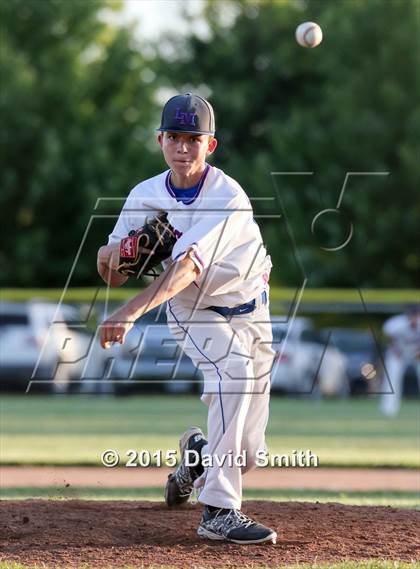 Thumbnail 2 in Lexington vs Carrollton (MSHSAA Class 3 District Playoff) photogallery.