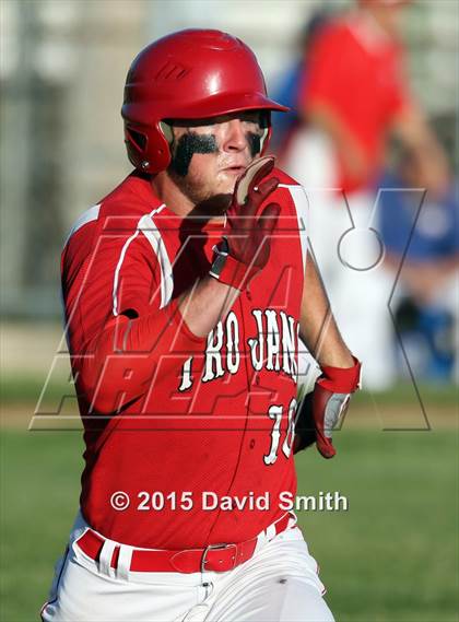 Thumbnail 1 in Lexington vs Carrollton (MSHSAA Class 3 District Playoff) photogallery.
