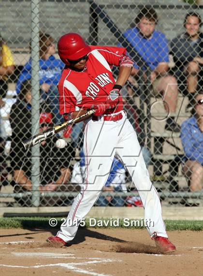 Thumbnail 3 in Lexington vs Carrollton (MSHSAA Class 3 District Playoff) photogallery.