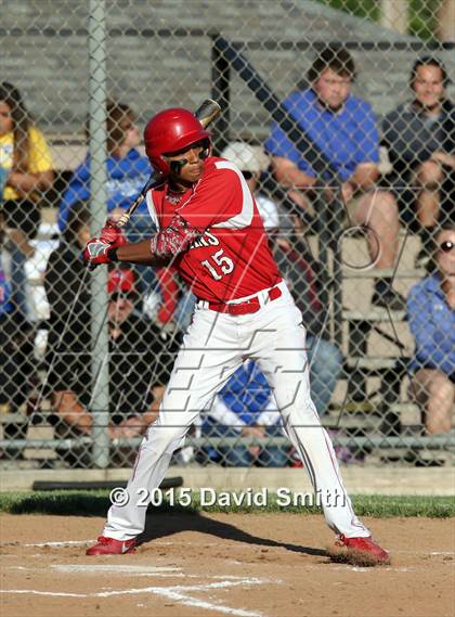 Thumbnail 2 in Lexington vs Carrollton (MSHSAA Class 3 District Playoff) photogallery.