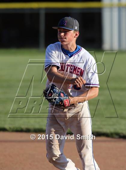 Thumbnail 1 in Lexington vs Carrollton (MSHSAA Class 3 District Playoff) photogallery.