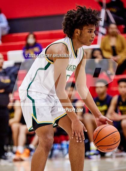 Thumbnail 2 in Oakland Tech vs. Kennedy (Cordova Christmas Classic) photogallery.
