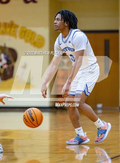 Thumbnail 2 in Hoggard vs Westover (Cumberland County Holiday Classic) photogallery.