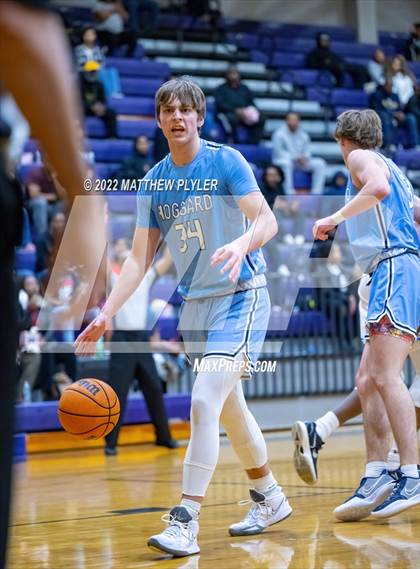 Thumbnail 1 in Hoggard vs Westover (Cumberland County Holiday Classic) photogallery.