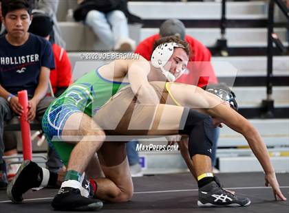 Thumbnail 3 in CIF-CS D4 Section Quarterfinals photogallery.