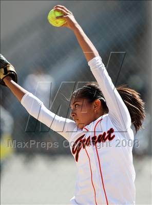 Thumbnail 2 in Grant @ Canoga Park photogallery.