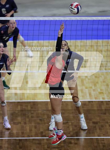Thumbnail 3 in Pine Creek vs. Loveland (CHSAA 5A First Round Elimination Bracket) photogallery.