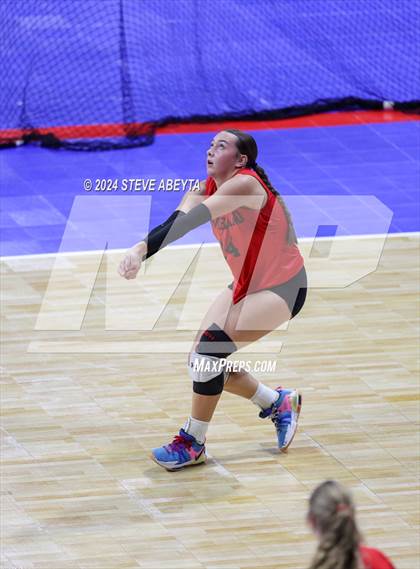Thumbnail 2 in Pine Creek vs. Loveland (CHSAA 5A First Round Elimination Bracket) photogallery.