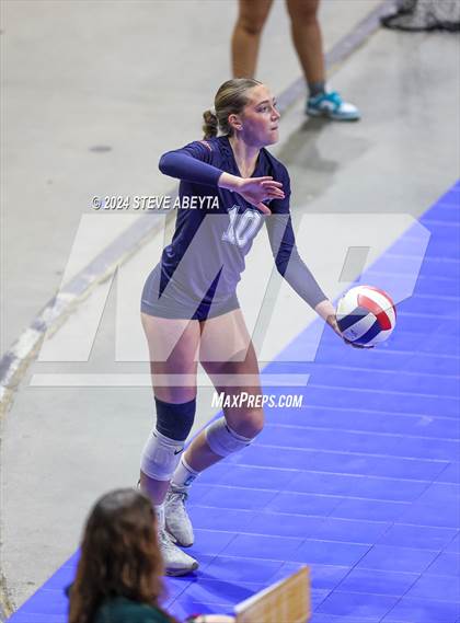 Thumbnail 3 in Pine Creek vs. Loveland (CHSAA 5A First Round Elimination Bracket) photogallery.