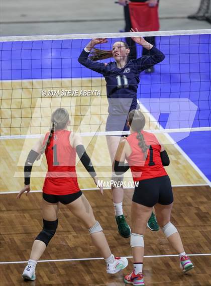 Thumbnail 2 in Pine Creek vs. Loveland (CHSAA 5A First Round Elimination Bracket) photogallery.