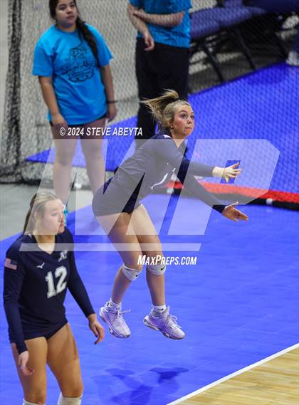 Thumbnail 1 in Pine Creek vs. Loveland (CHSAA 5A First Round Elimination Bracket) photogallery.