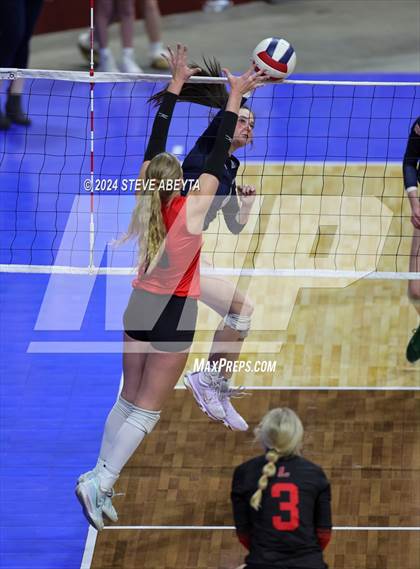 Thumbnail 1 in Pine Creek vs. Loveland (CHSAA 5A First Round Elimination Bracket) photogallery.