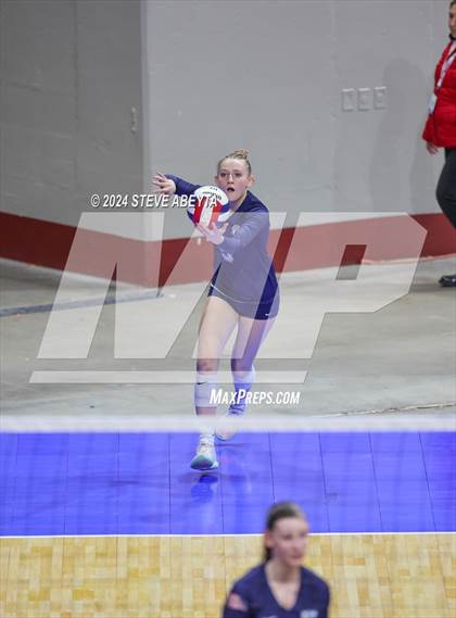 Thumbnail 3 in Pine Creek vs. Loveland (CHSAA 5A First Round Elimination Bracket) photogallery.