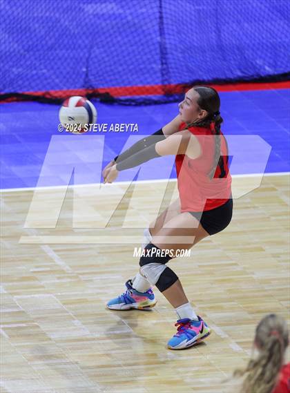 Thumbnail 2 in Pine Creek vs. Loveland (CHSAA 5A First Round Elimination Bracket) photogallery.