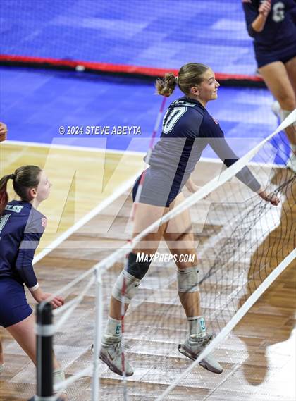 Thumbnail 1 in Pine Creek vs. Loveland (CHSAA 5A First Round Elimination Bracket) photogallery.