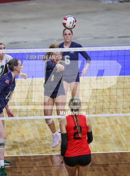 Thumbnail 1 in Pine Creek vs. Loveland (CHSAA 5A First Round Elimination Bracket) photogallery.